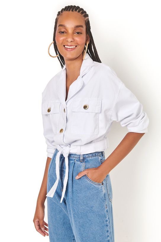 jaqueta curta de jeans branca com amarração na frente